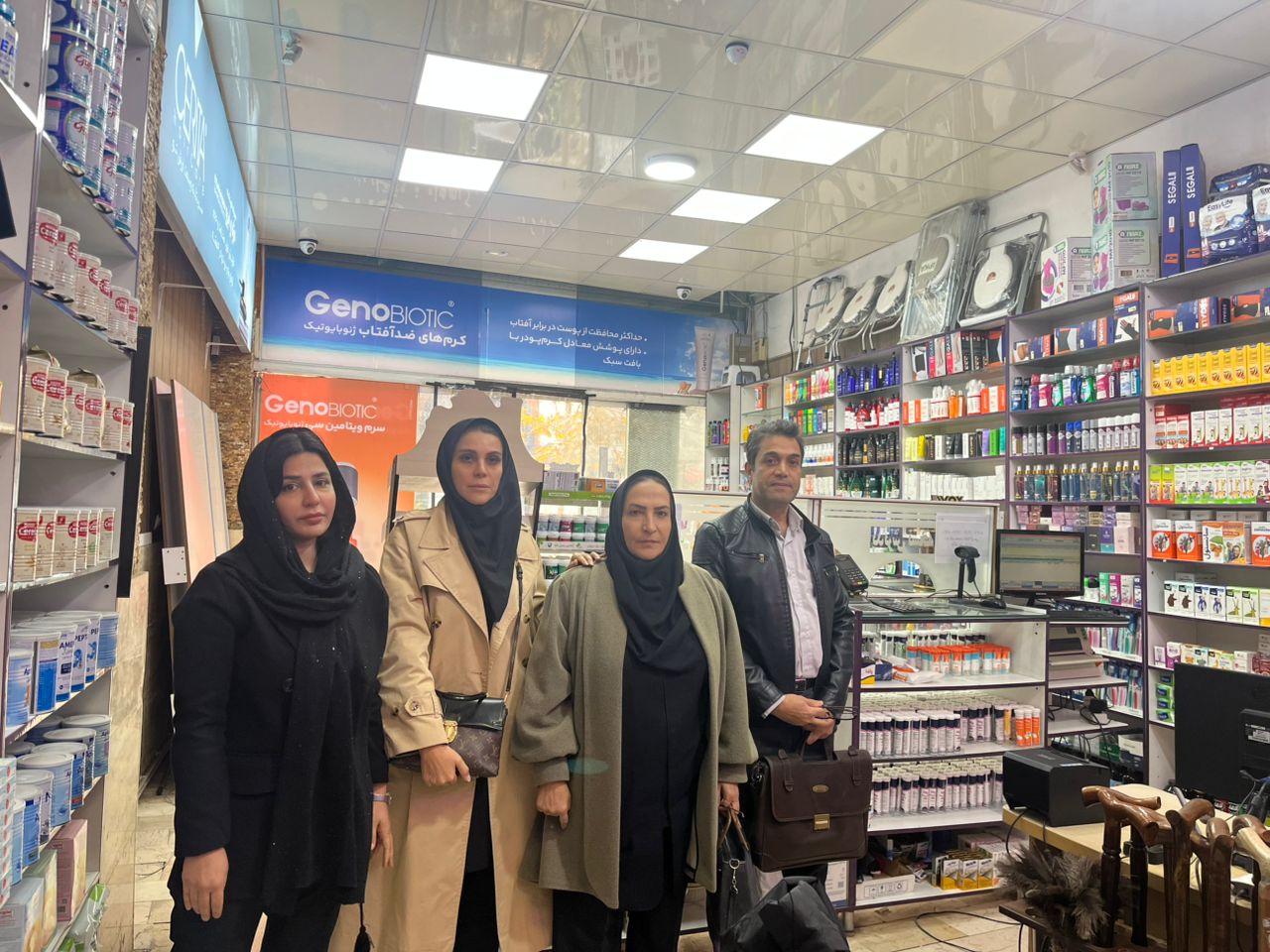 بازدید مشترک ریاست محترم مرکز بهداشت شمال‌غرب یک و نماینده محترم اداره‌کل بیمه سلامت استان تهران از مرکز خدمات جامع سلامت روستایی سولقان، داروخانه‌های طرف قرارداد بیمه روستایی و ساختمان جدید در حال احداث مرکز سولقان